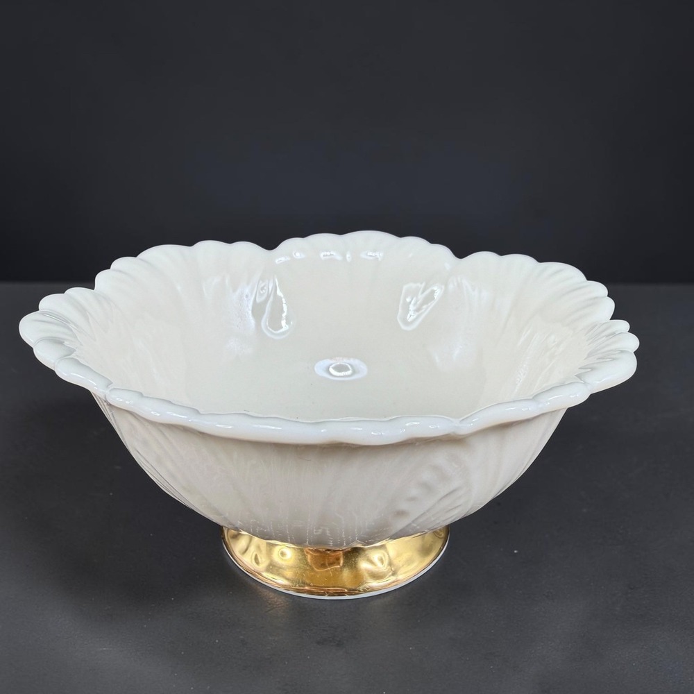 Lenox‎ Ivory China Scalloped Nut Bowl Gold Pedestal Base Leaf Embossed USA 4x2